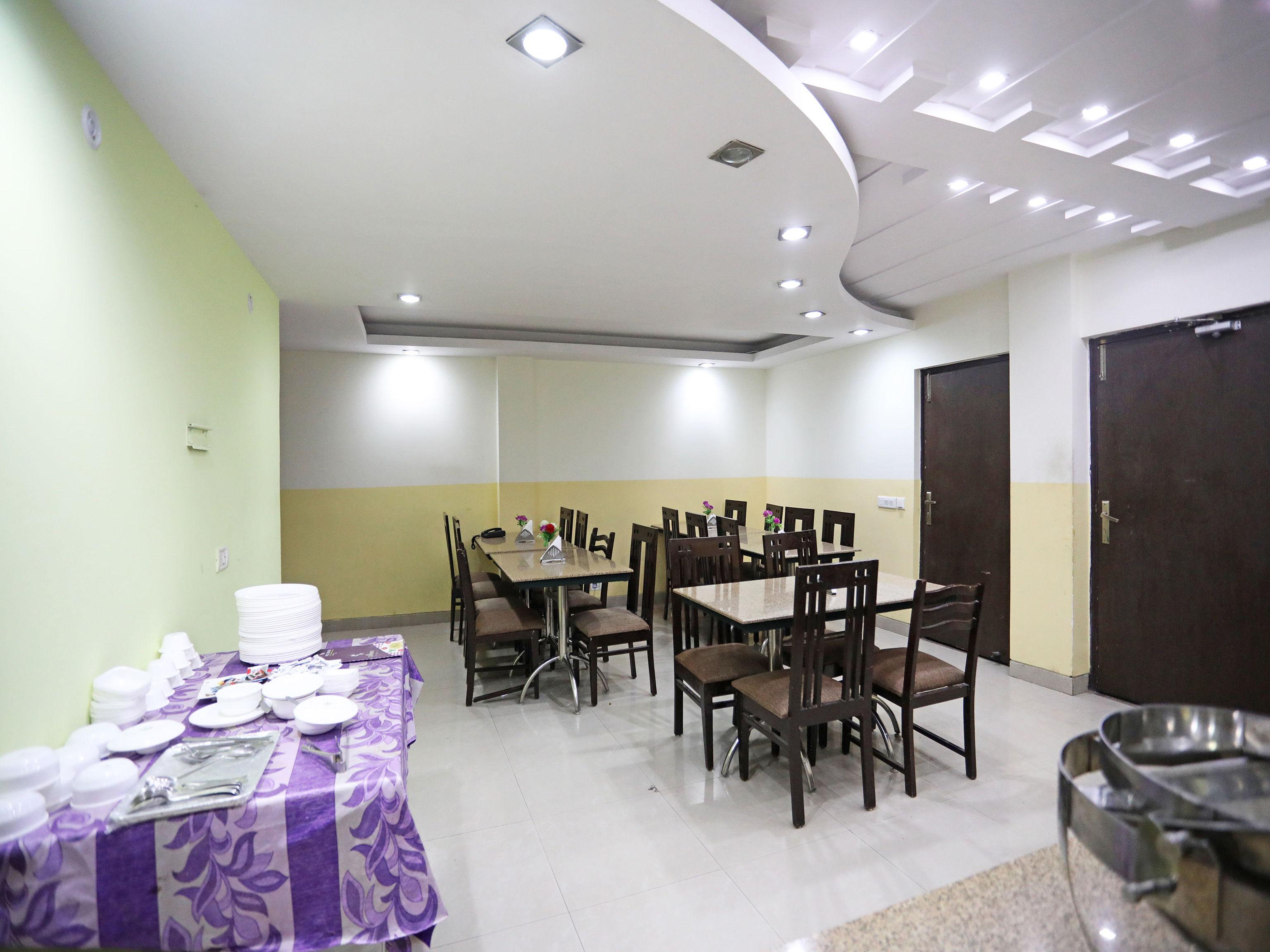 Hotel The Rts Plaza Nueva Delhi Exterior foto