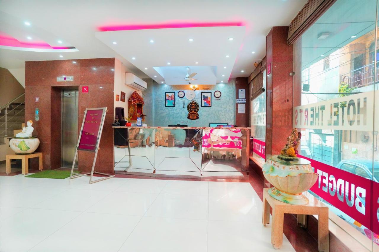 Hotel The Rts Plaza Nueva Delhi Exterior foto