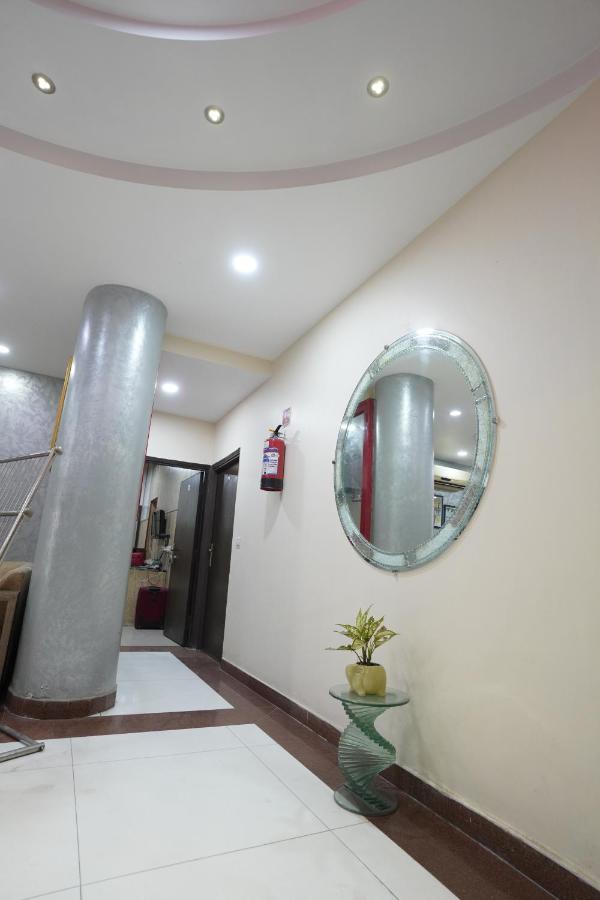 Hotel The Rts Plaza Nueva Delhi Exterior foto