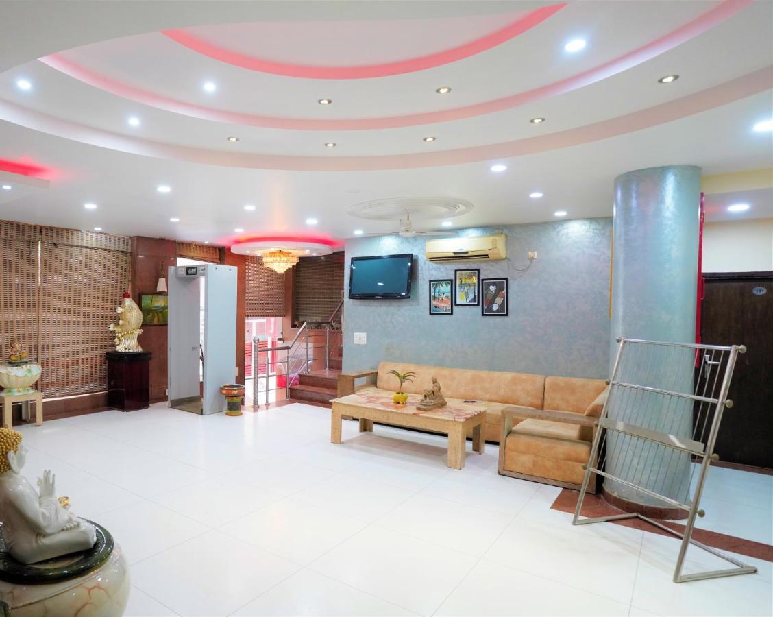 Hotel The Rts Plaza Nueva Delhi Exterior foto